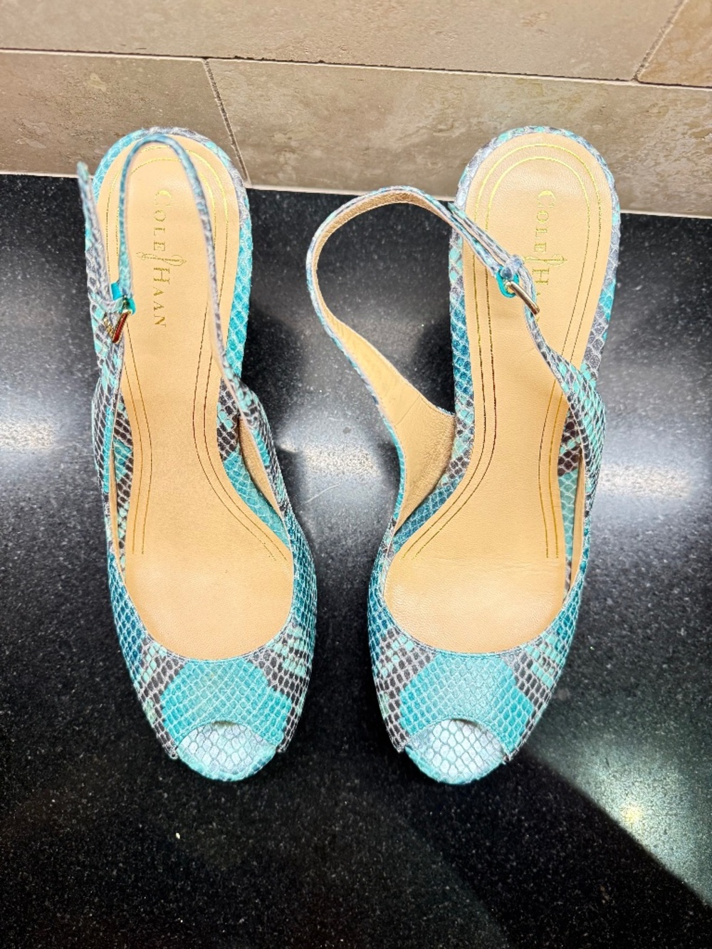 COLE HAAN TURQUOISE CROCODILE EMBOSSED STILLETTO